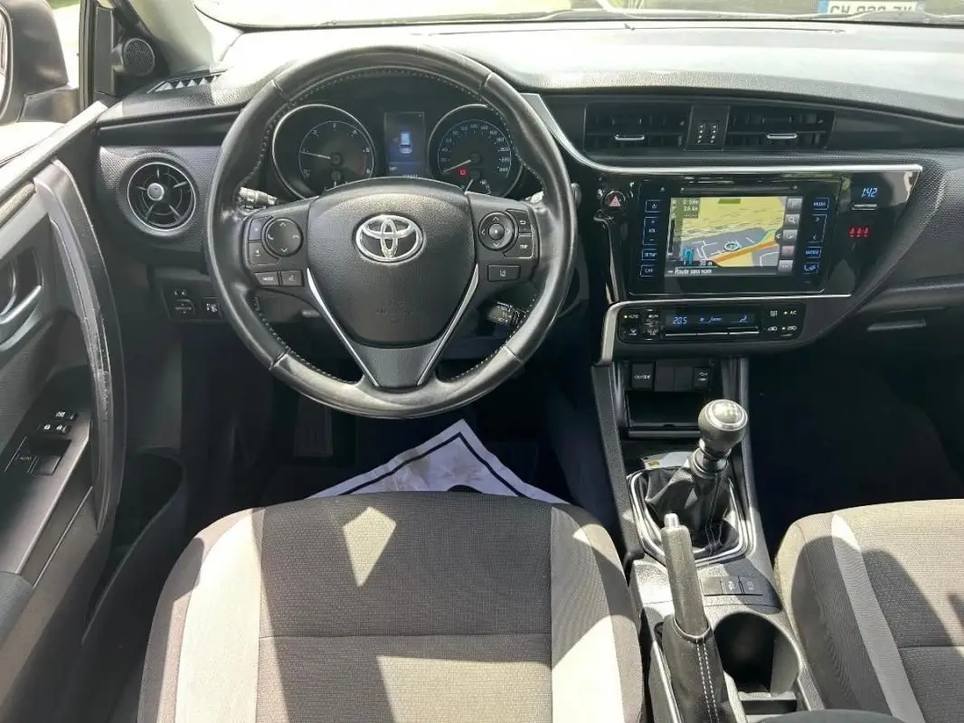 Toyota Auris II Touring Sports