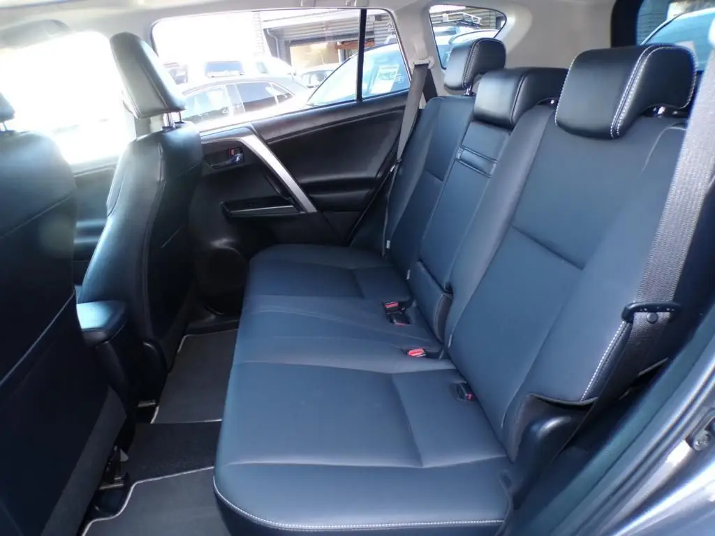 TOYOTA RAV 4 IV