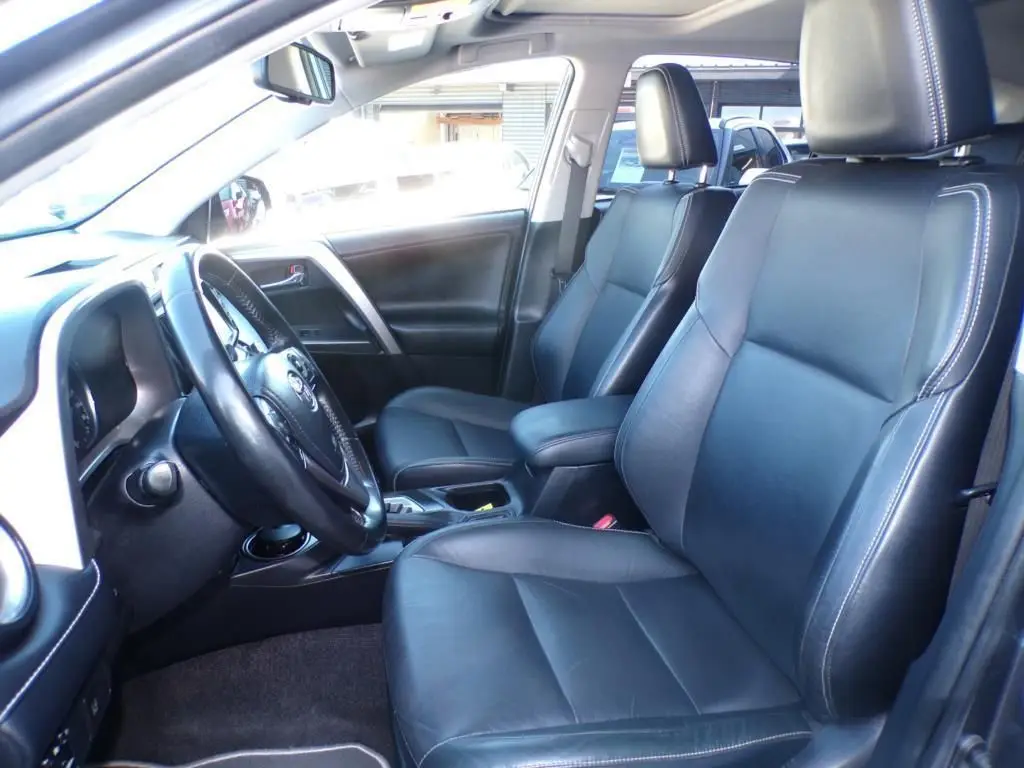 TOYOTA RAV 4 IV