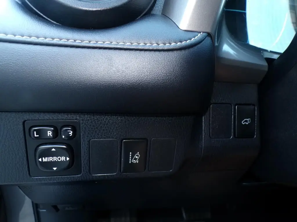 TOYOTA RAV 4 IV