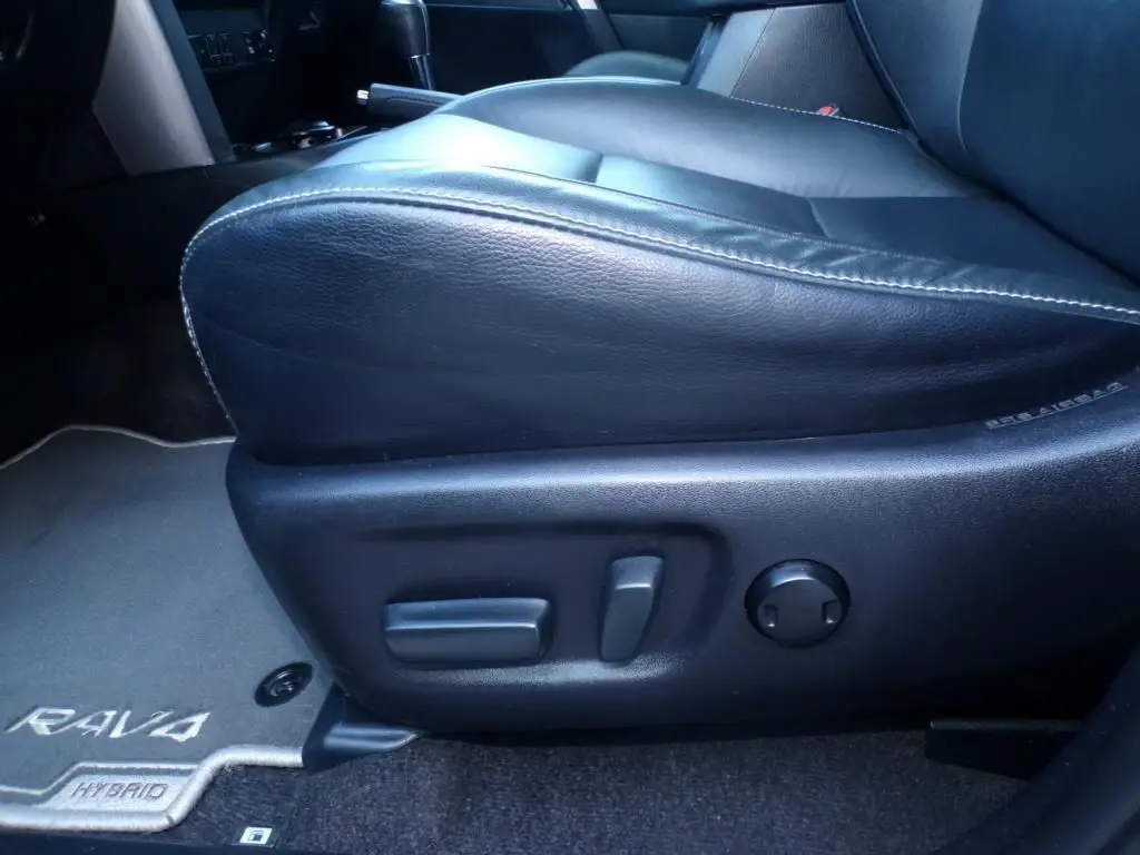 TOYOTA RAV 4 IV