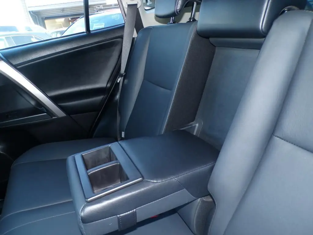TOYOTA RAV 4 IV