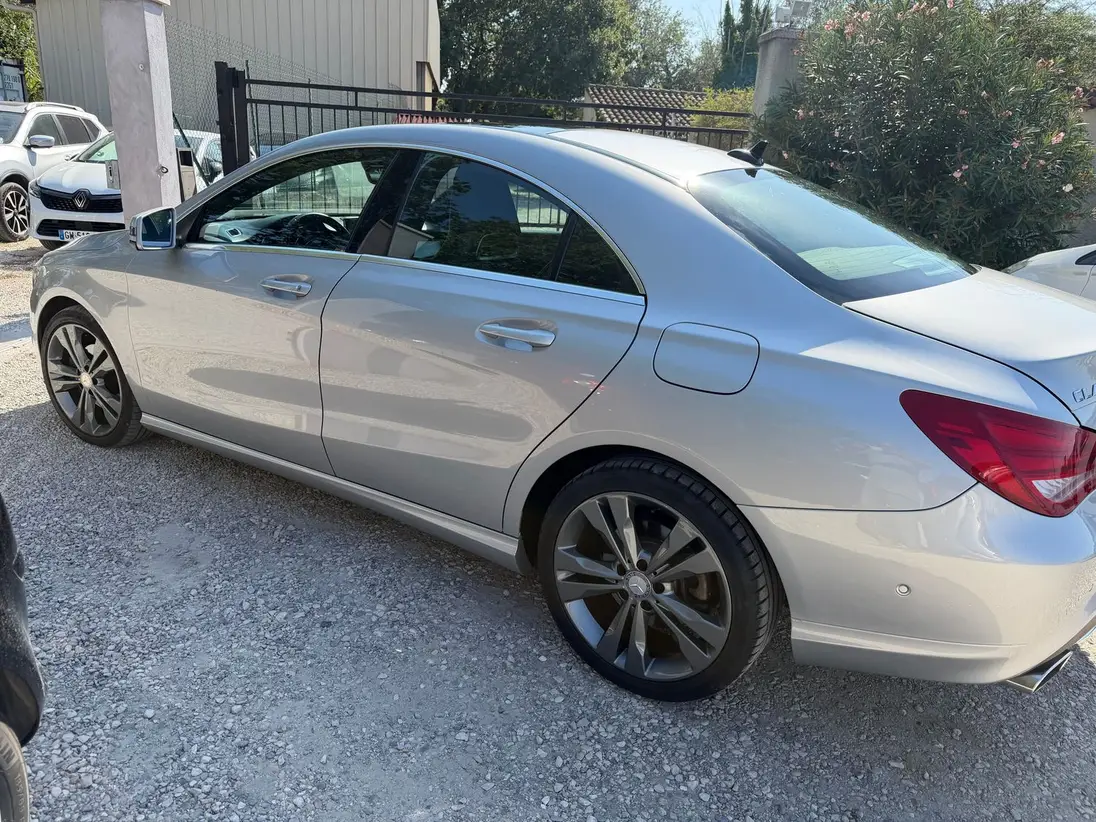 Mercedes Benz CLA