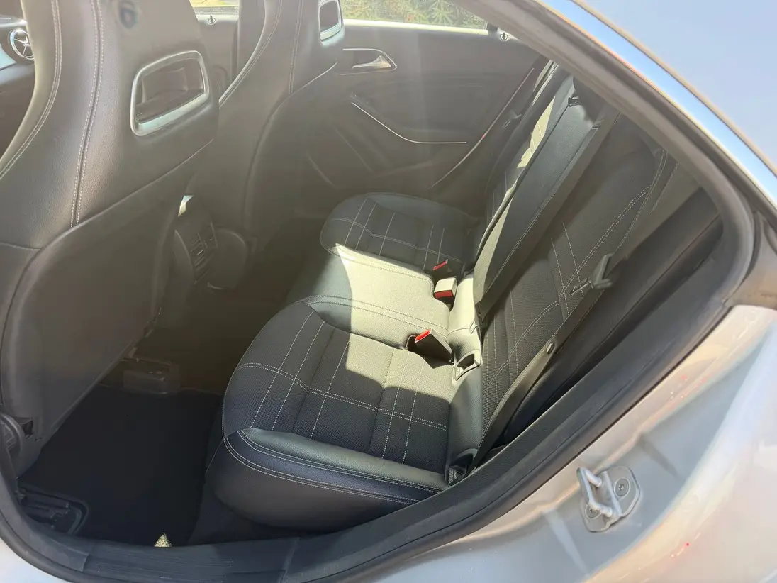 Mercedes Benz CLA