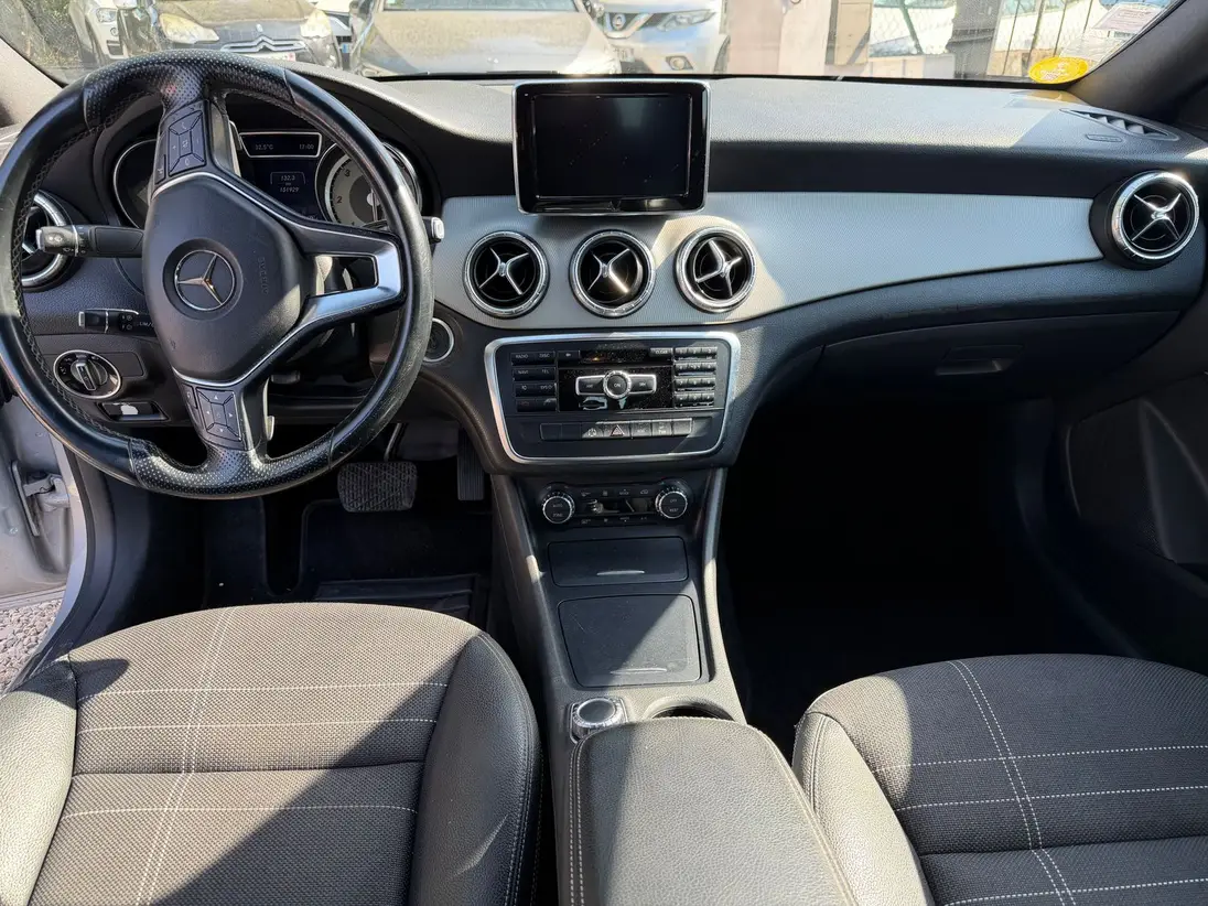 Mercedes Benz CLA