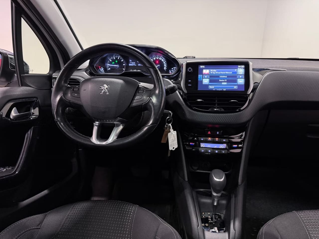 Peugeot 208 – 1.2 Puretech 110hk Automat